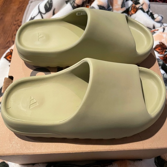 New, Never worn Yeezy Slides for sale! - Picture 2 of 8